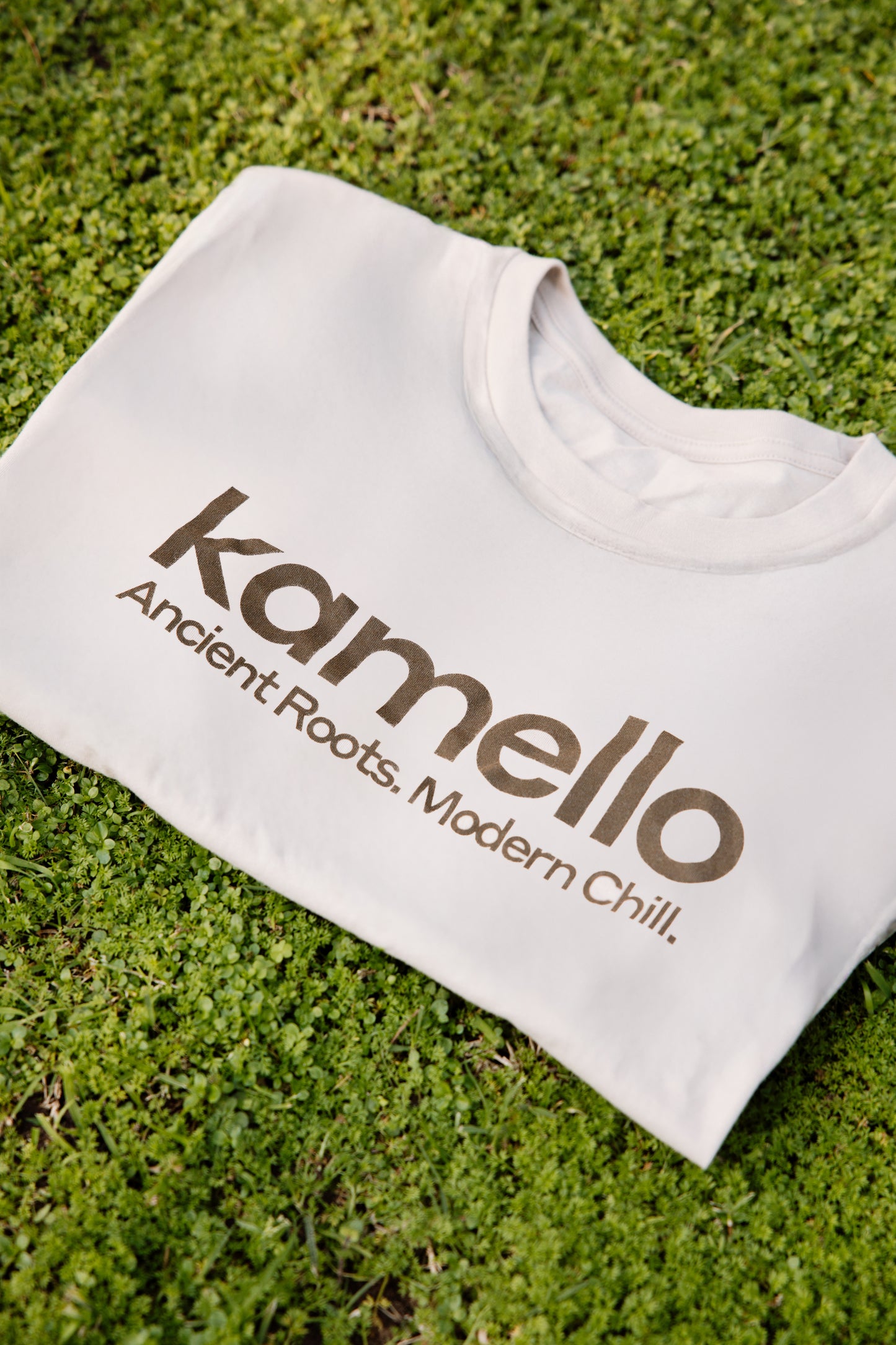 Kamello Tee